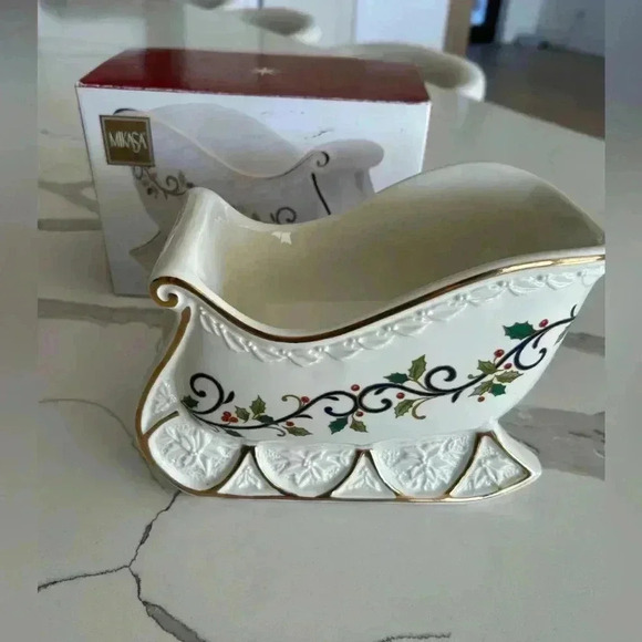 Mikasa Other - MIKASA Holly Sleigh Centerpiece Bowl KT410 Ceramic Christmas Holiday New Dish